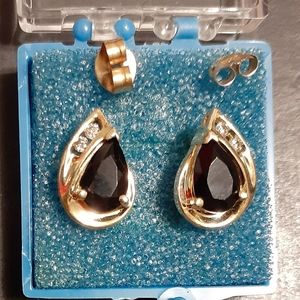 10K Gold Diamond and Onyx Earrings